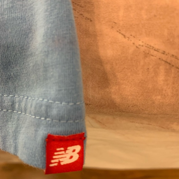 2/25 New balance tshirt - Picture 2 of 3